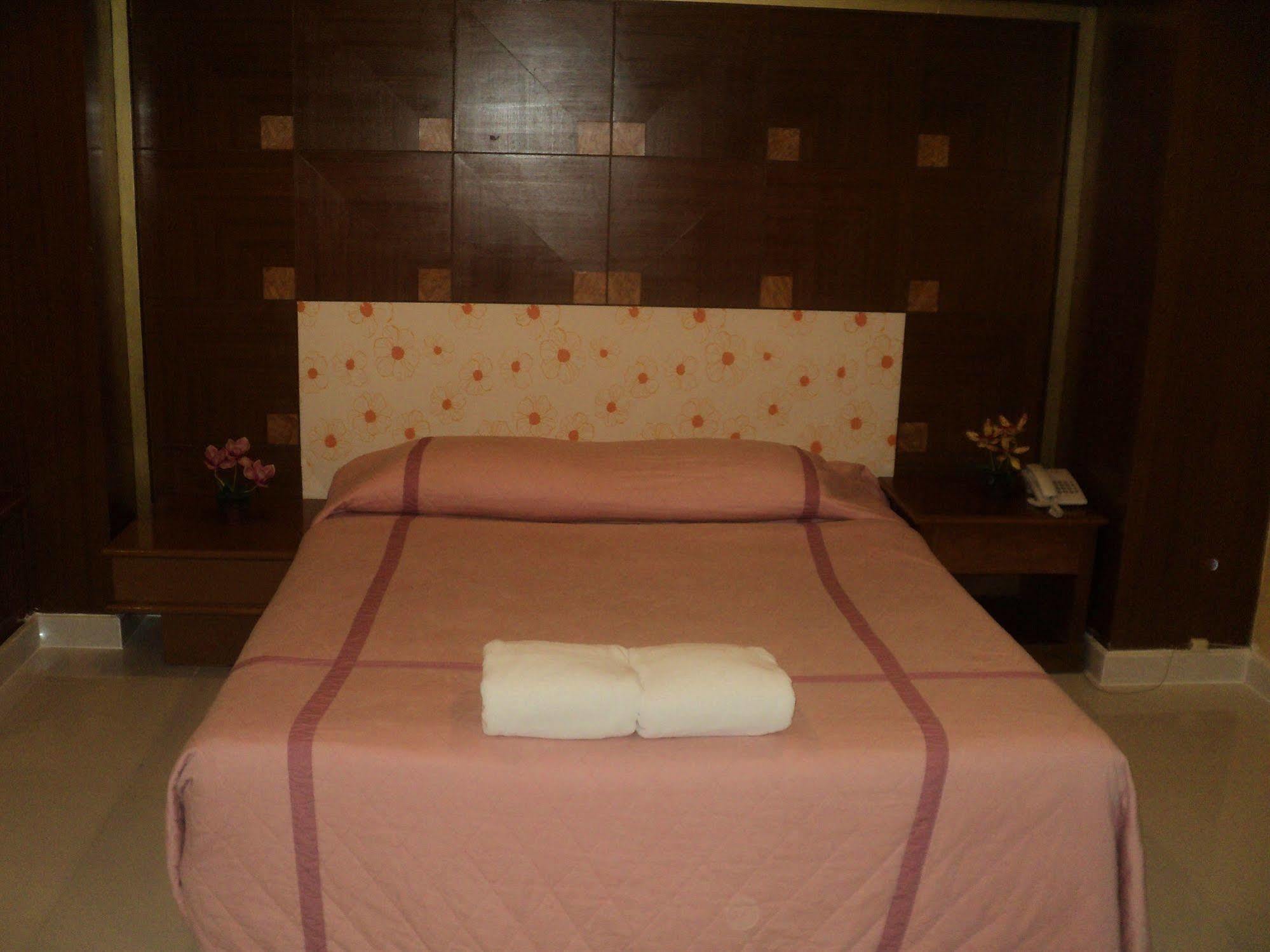 Chaleena Princess Hotel กรุงเทพมหานคร ภายนอก รูปภาพ